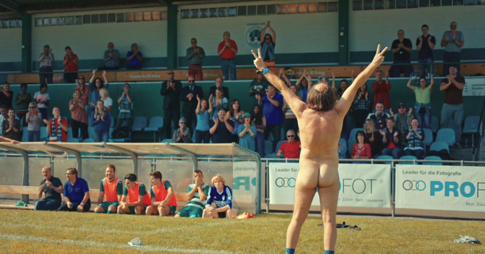 Lachen und viele nackte Tatsachen