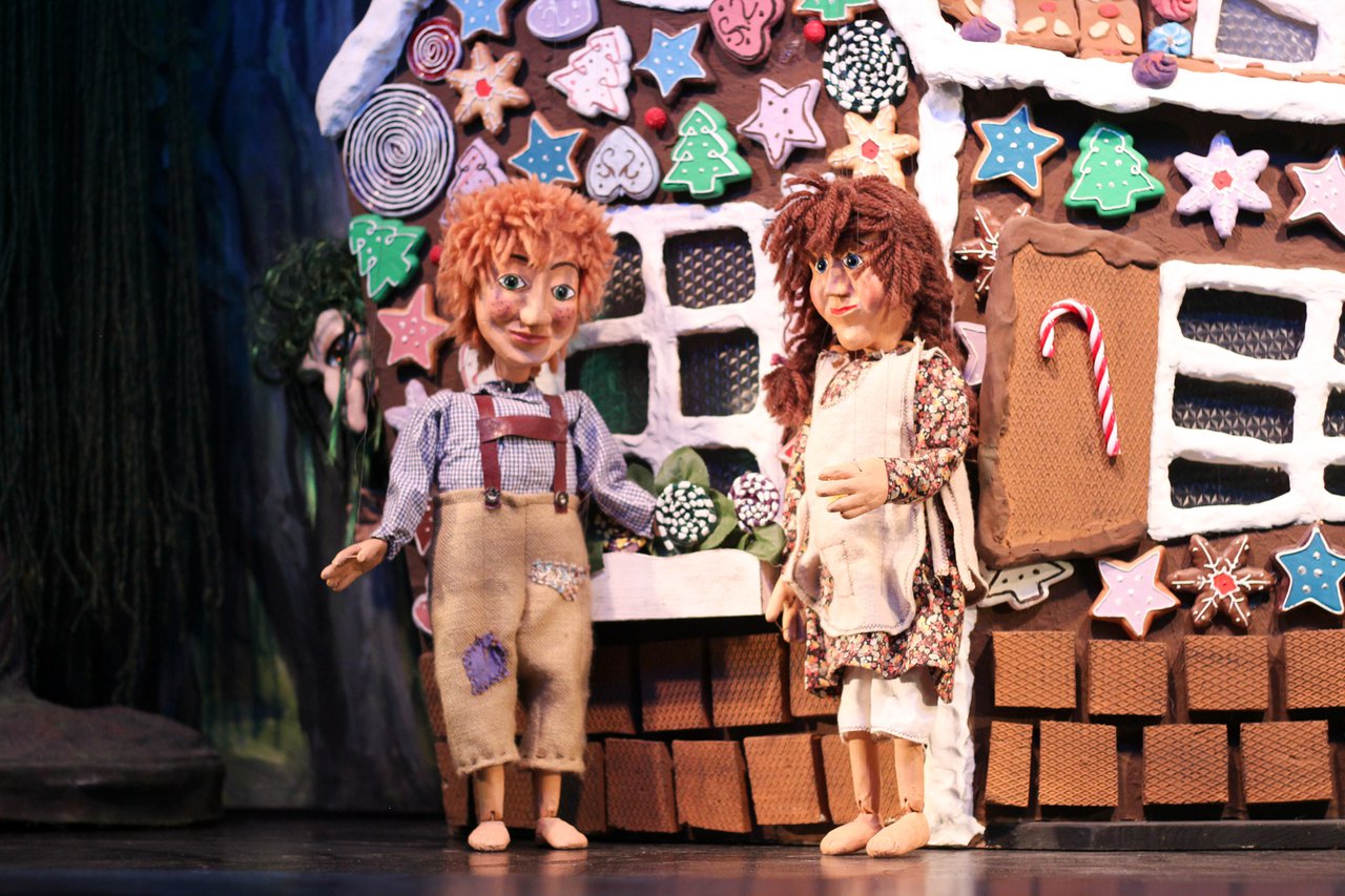 Rotkäppchen und Hänsel und Gretel auf der Marionettenbühne!