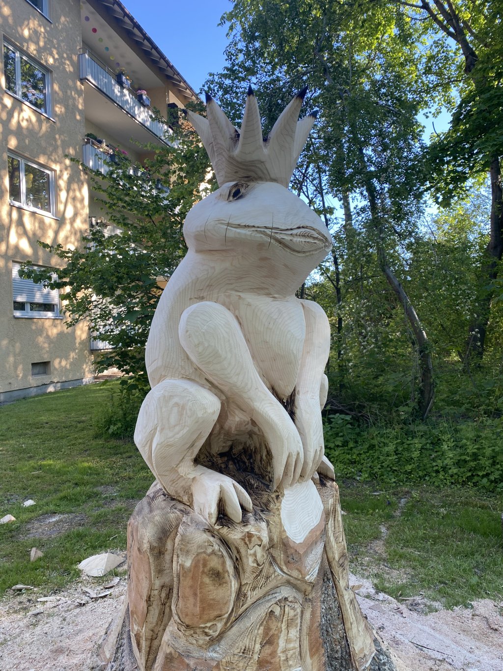 Kunst aus Eschenstämmen