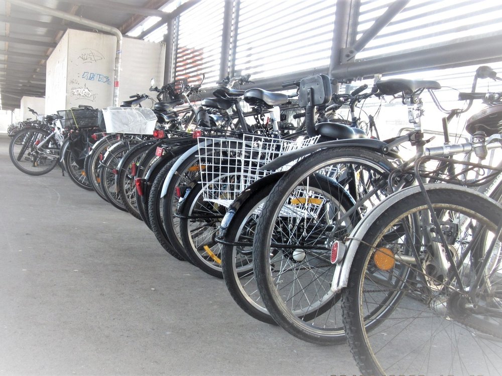 20260323_Schrotträder-Fahrradparkhaus