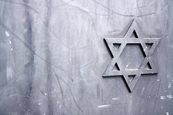 {{ blog.title }}