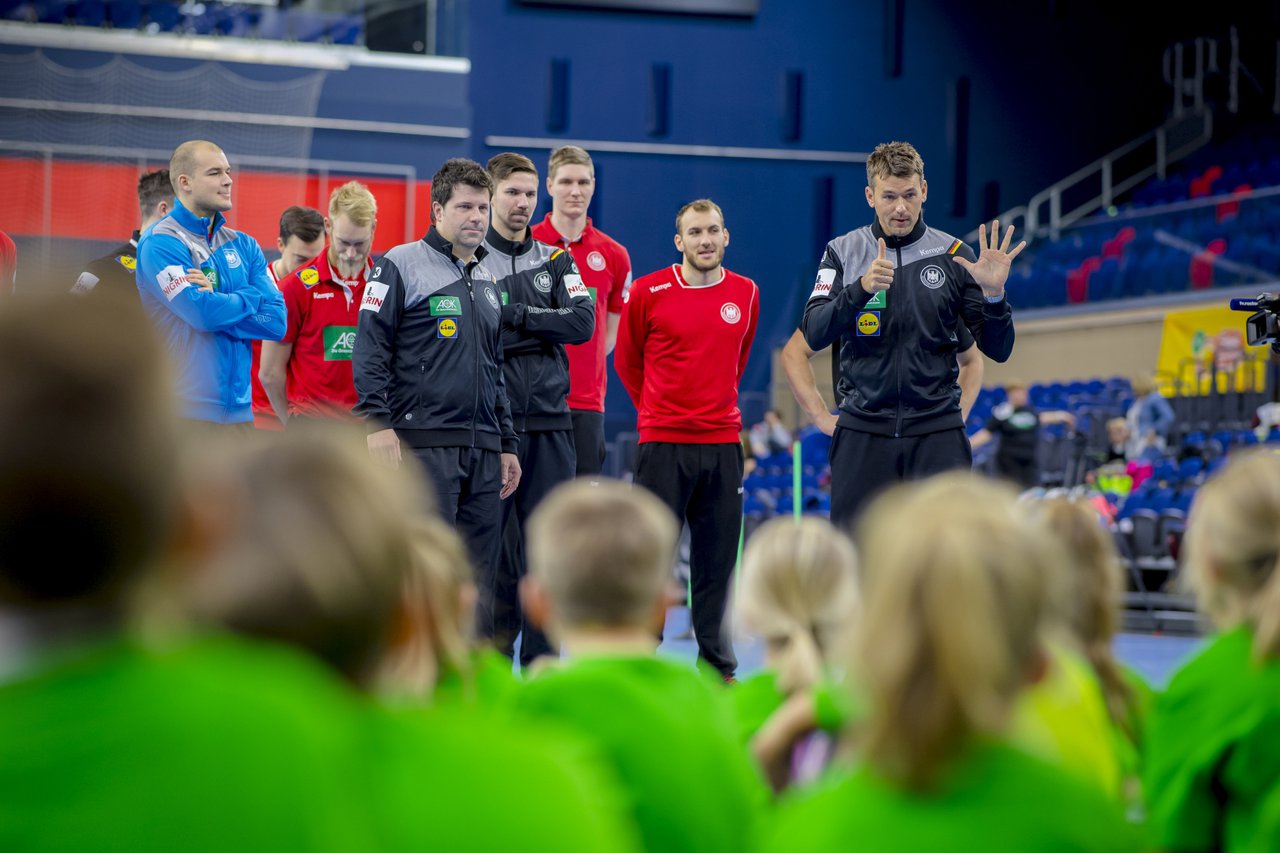 Grundschulprojekt: Handball-Stars zu gewinnen