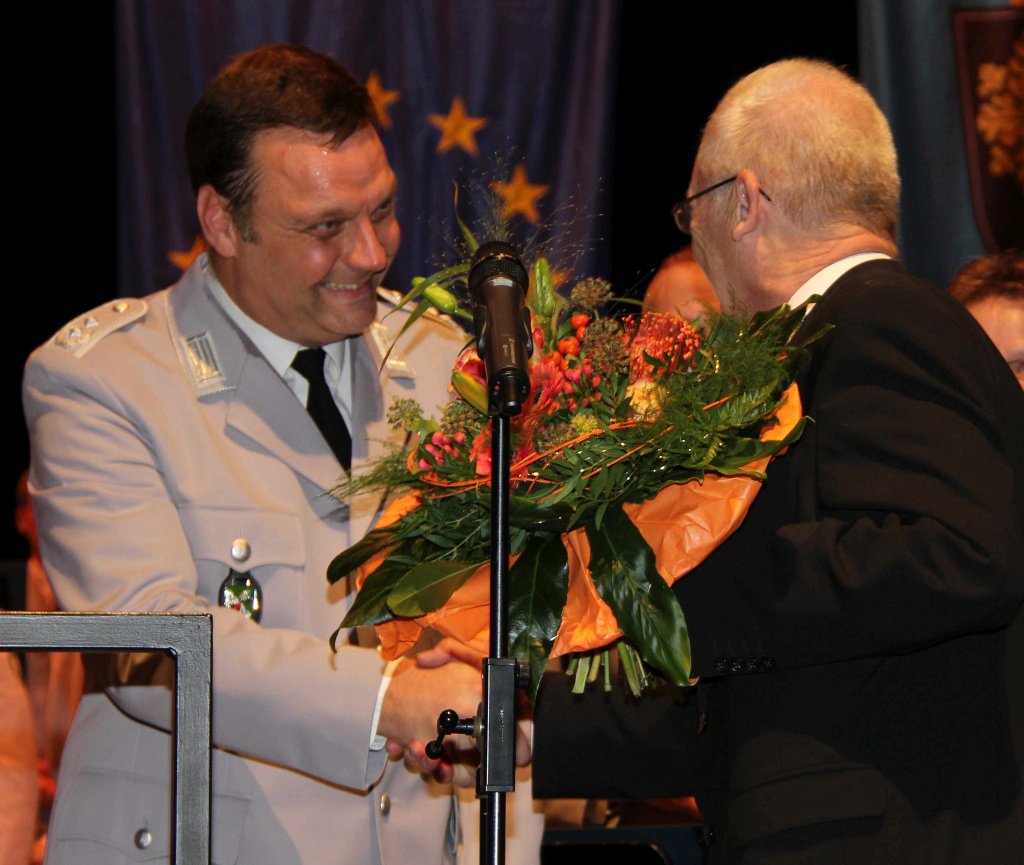 Gebirgsmusikkorps begeistert in der Stadthalle