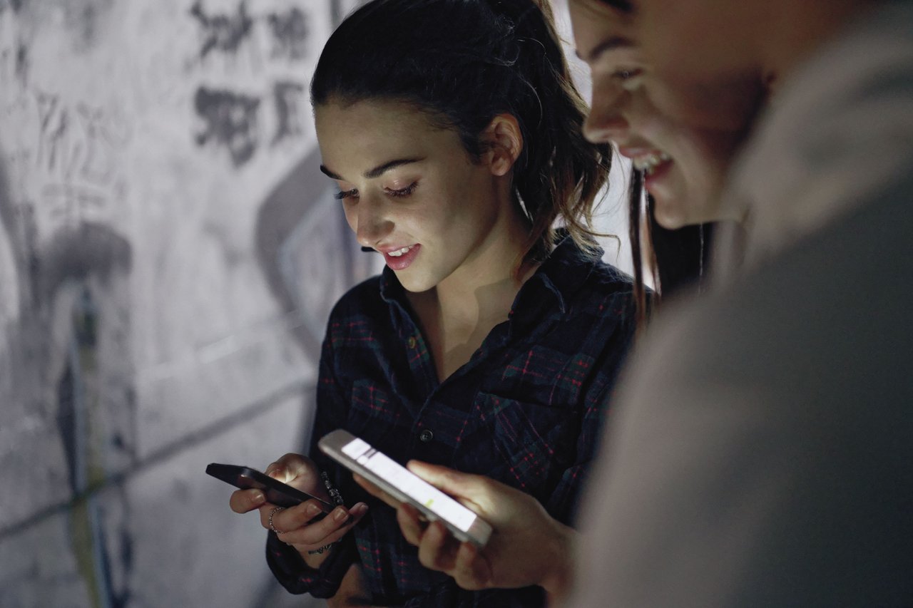 Cybermobbing smartphone Gruppe