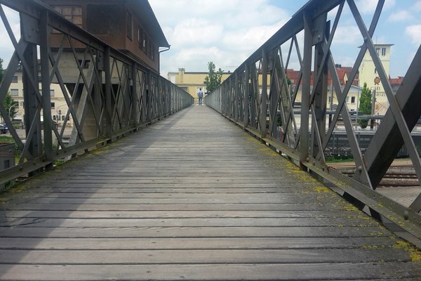 {{ blog.title }}
