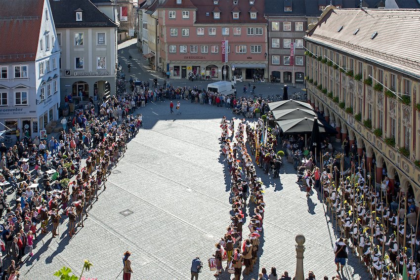 Eröffnung klein.jpg