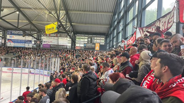 Fans Spiel 1 DSC
