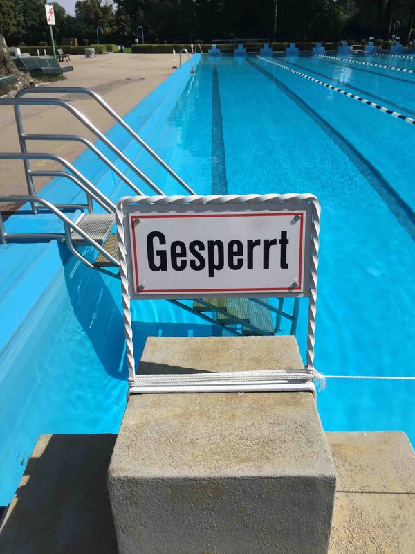 Freibad schließt.jpg