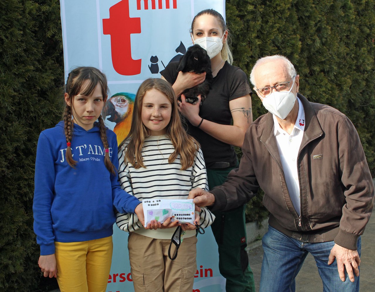 Geldspenden für das Tierheim1.jpg