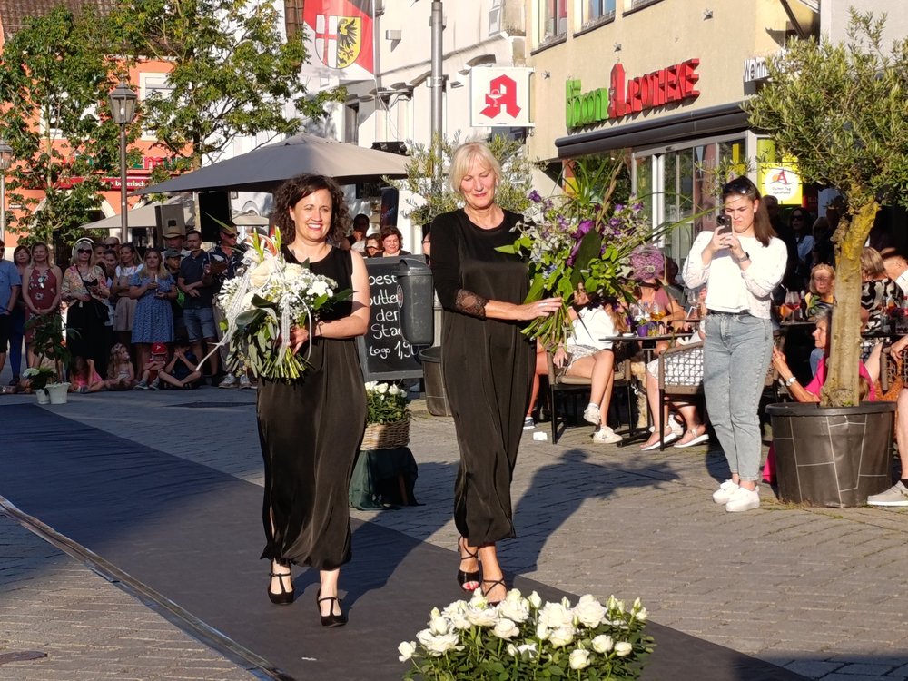 Tanz auf dem Weinmarkt