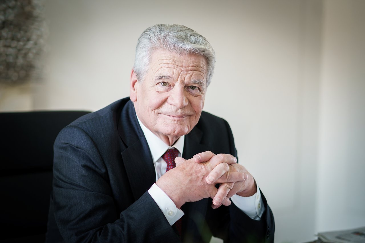 Joachim Gauck - J. Denzel und S. Kugler.jpg