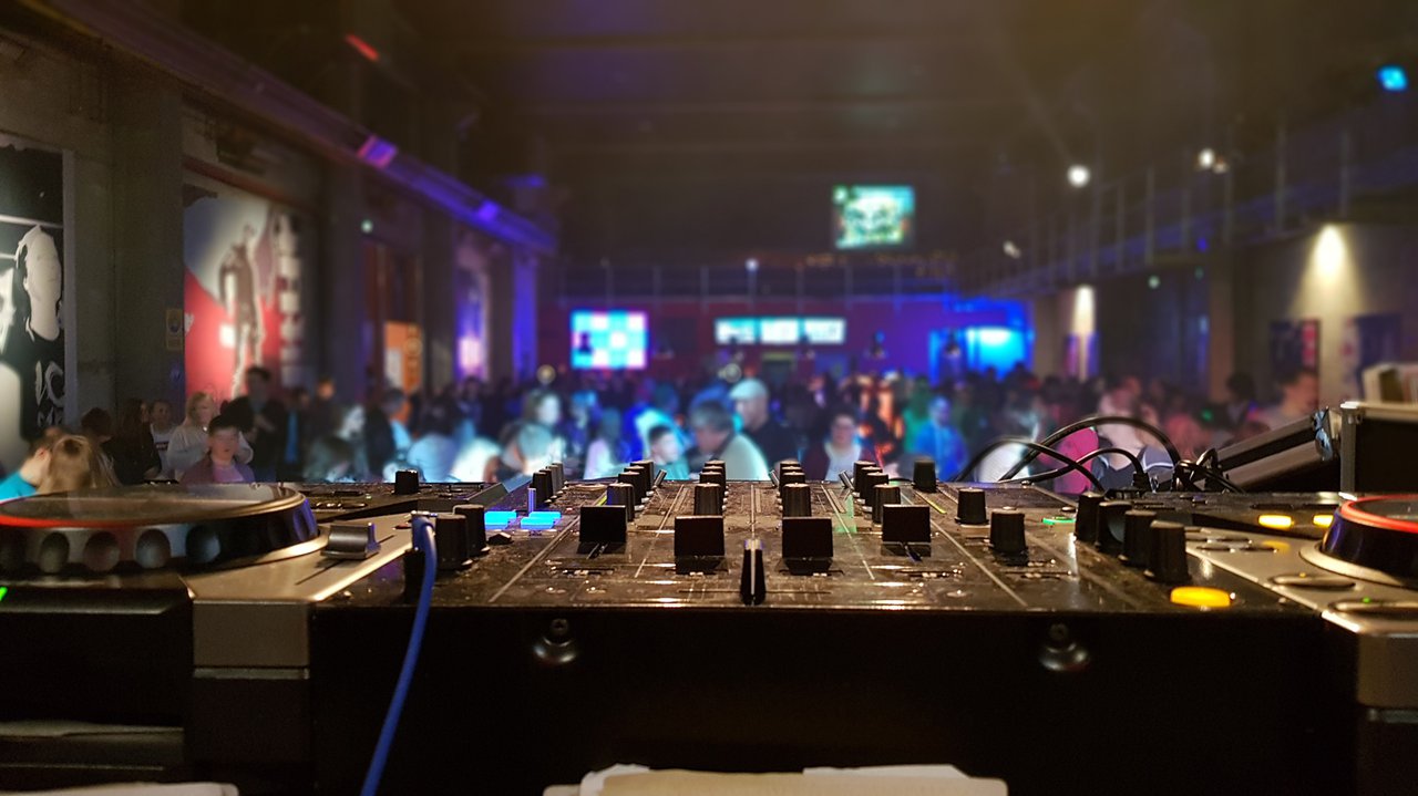 „No Barriers Disco“: Barrierefrei feiern im Kaminwerk