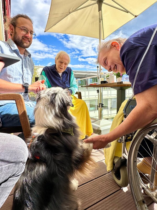 KlinikumMemmingen_TiergestützteTherapie_01