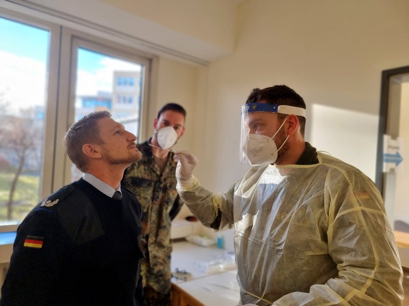 Bundeswehrsoldaten helfen Klinikum