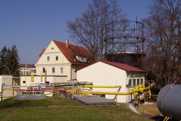 {{ blog.title }}
