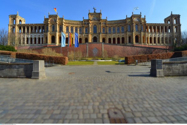 {{ blog.title }}