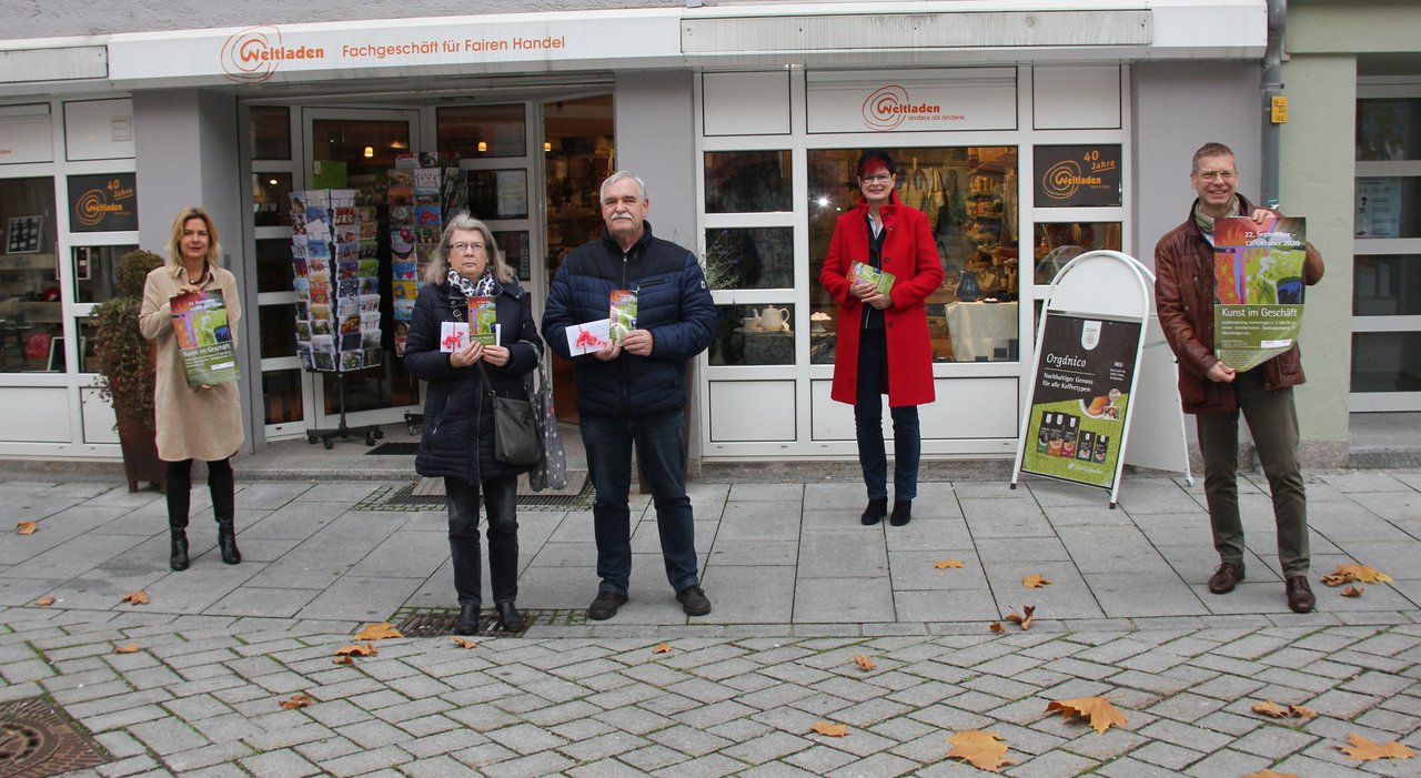 Preisübergabe an Gewinner von „Kunst im Geschäft“