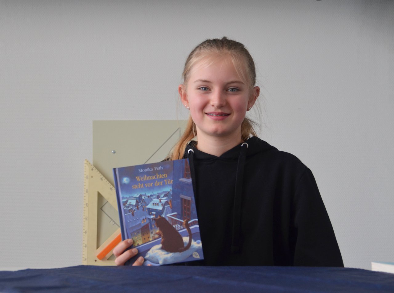 Lena gewinnt Vorlesewettbewerb
