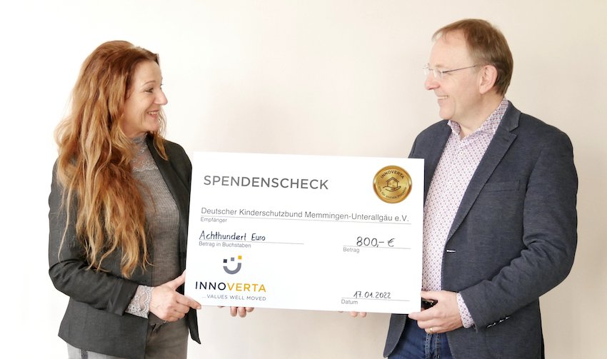 Spendenübergabe_Kinderschutzbund Kopie.jpg