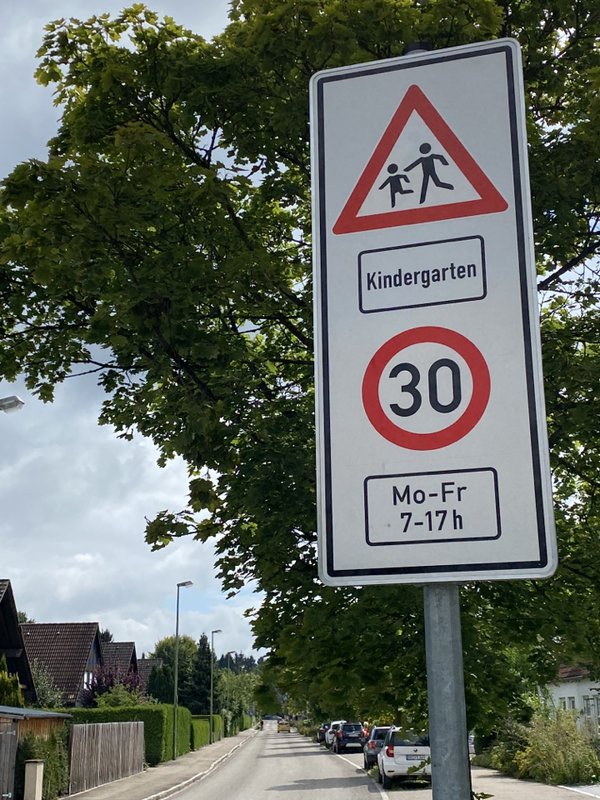 Tempo30Mitteresch.jpg