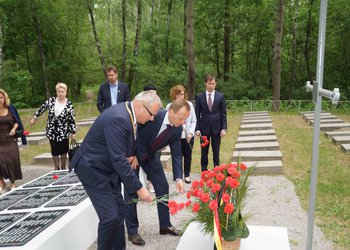 Tscher14.jpg