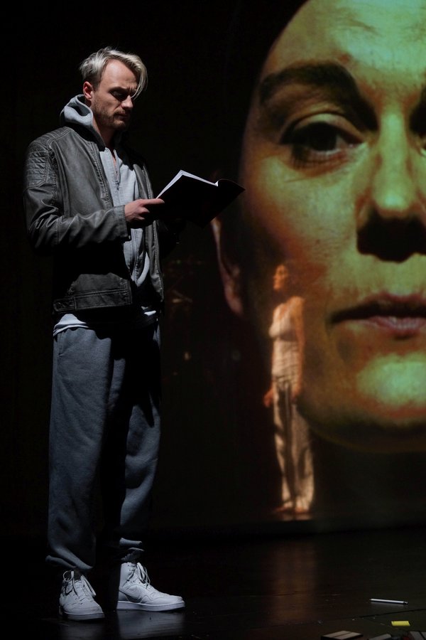 Premiere „Verbrennungen“