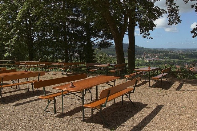 beer-garden-g5a31c2731_640
