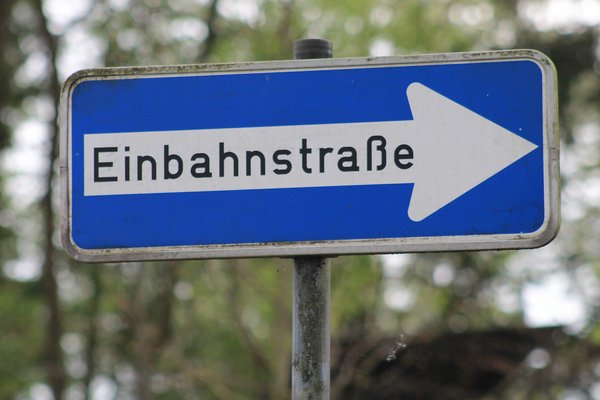 {{ blog.title }}
