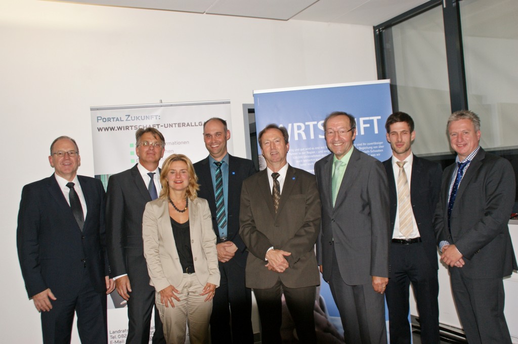 WirtschaftsForum Unterallgäu (v. l.): Markus Anselment, IHK MM & UA; Referent Uwe Fröhlich; Alexandra Störl, perspektive memmingen; Michael Stoiber, UA Aktiv GmbH; Erwin Marschall, Landkreis UA; Hermann Kerler, Raiffeisenbank Pfaffenhausen; Michael Heider, Stadt MM; Gottfried Voigt, KHW. Foto: as