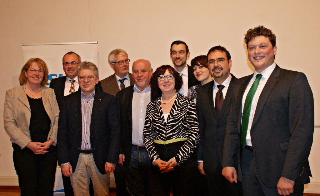 Unser Bild zeigt (von links) die Listenkandidaten 1 bis 10: Maria Schmölzing (8), Manfred Schilder (7), Wolfgang Zettler (10), Stefan Gutermann (5), Gerhard Neukamm (9), Margareta Böckh (1), Christian Schubert (6), Isabella Salger (4), Klaus Holetschek (2) und Christoph Baur (3). Foto: as