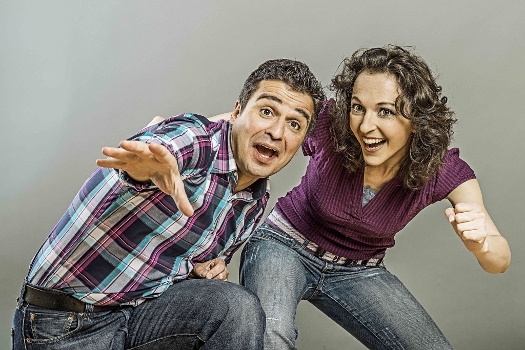 Die Schauspieler des Improvisationstheaters „zweifellos“ Heiko Edelmann (links) und Elisabeth Dorn (rechts) treten an zum theatralischen Wettstreit gegen „spieltrieb“ aus Sigmaringen.