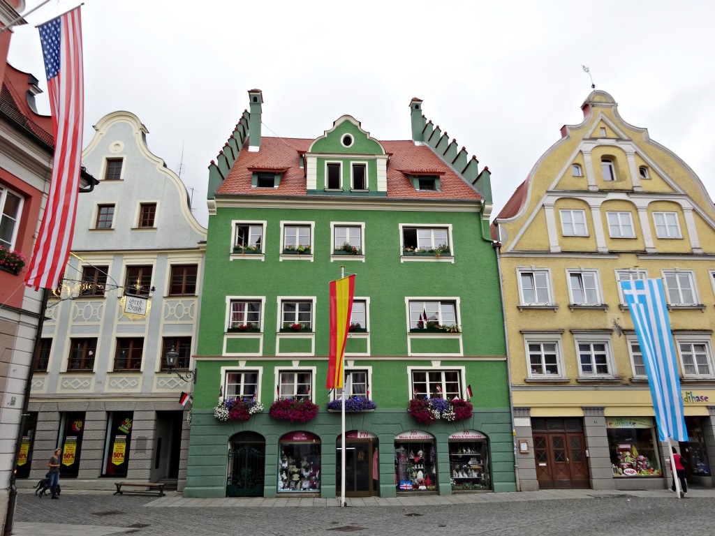 Der Fassadenpreis 2014 geht an die Eheleute Henrike und Martin Jonath als Vertreter der Wohneigentümergemeinschaft für die vorbildlich gelungene Sanierung des Hauses Marktplatz 5, „Zum tiefen Laden“.