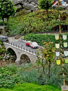 Brücke und Maibaum