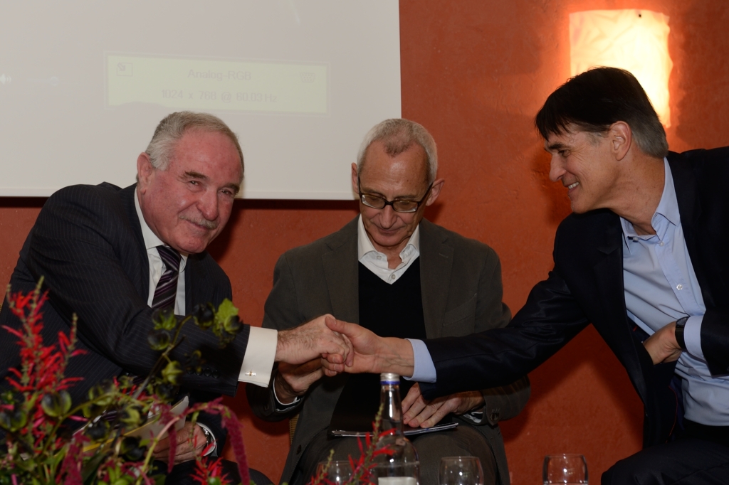 Mordechai Ish-Shalom (Commercial Attaché), Prof. Dr. Wolfgang Plischke und Prof. Dr. Axel Lamprecht (Business School). Pressefoto: Business School