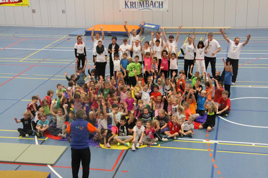 „SpoSpiTo – bringt Kinder in Bewegung!“ in die Sporthalle der staatlichen Realschule von Memmingen gekommen