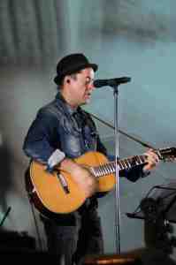 Beweist auch als Musiker sein Talent - Jan Josef Liefers, noch bekannter als Professor Boerne aus dem Tatort. Foto: Geiger