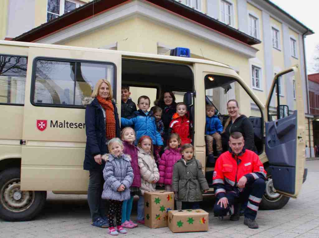 Berger spendet Warnwesten für den Kindergarten Hawangen