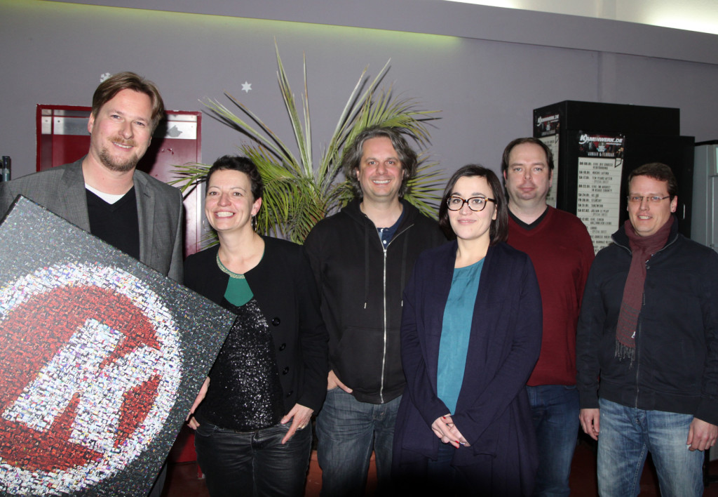 Der neue, alte Vorstand mit dem scheidenden Thomas Kästle (ganz links). Von rechts: Jürgen Hellmann (Stadtjugendring), Michael Müller (Kassier), Isabella Salger (Kulturreferentin Stadtrat), Matthias Ressler (1. Vorsitzender) und Constanze Schwaderer (2. Vorsitzende. Foto: Kleinschroth