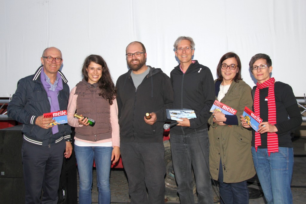 Bei der Preisübergabe (v.li.): Dr. Hans-Wolfgang Bayer (Jury/Kulturamtsleiter), die Gewinner Martina Roth und Jonathan Dentler, Eckart Wruck (Jury/Lechwerke AG), Kulturreferentin Isabella Salger (Jury) und Julia Mayer (Jury/Kulturamt). Auf dem Bild fehlen: Tobias Mrzyk, Stefan Utz und Nina Dreier. (Foto: Reuter/Kulturamt Memmingen)