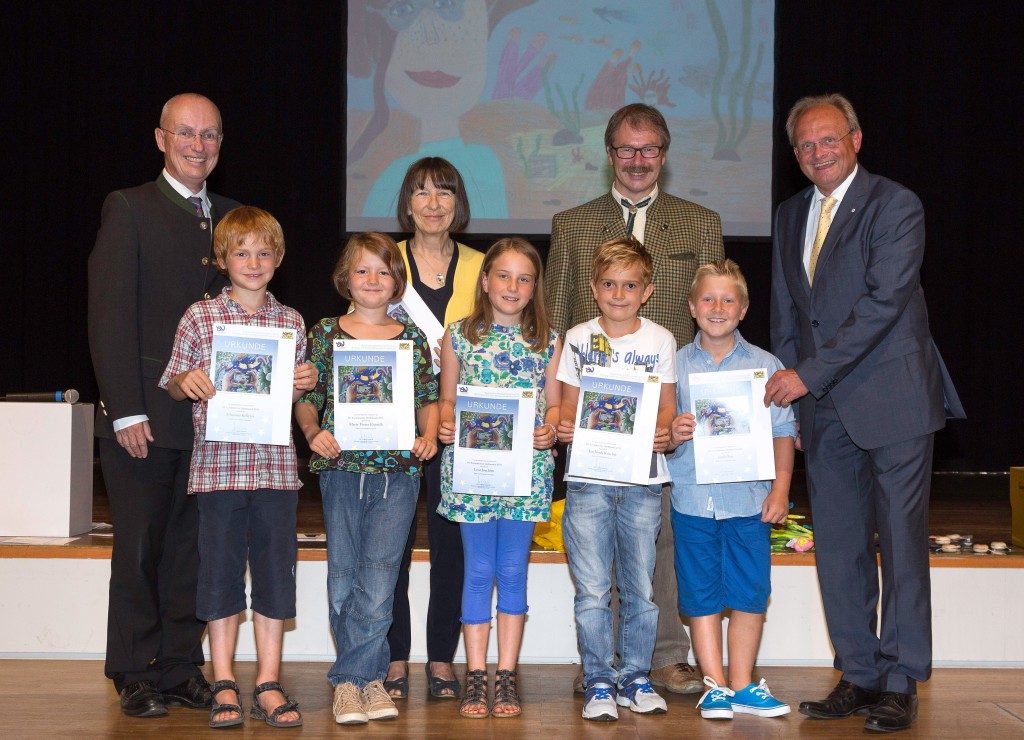 GrundschuleOttobeuren Siegerehrung aus dem Einzugsbereich Schwaben-Süd mit ihren Lehrern, Eltern und Großeltern in den Konzertsaal der Bayerischen Musikakademie Marktoberdorf gekommen.