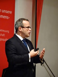 Dr. Jürgen Michels ist seit Chefvolkswirt und Leiter des Bereichs Volkswirtschaft & Research bei der BayernLB. Michels kommt von Citigroup, London, wo er seit 2008 als Chefvolkswirt für den Euro-Raum zuständig war