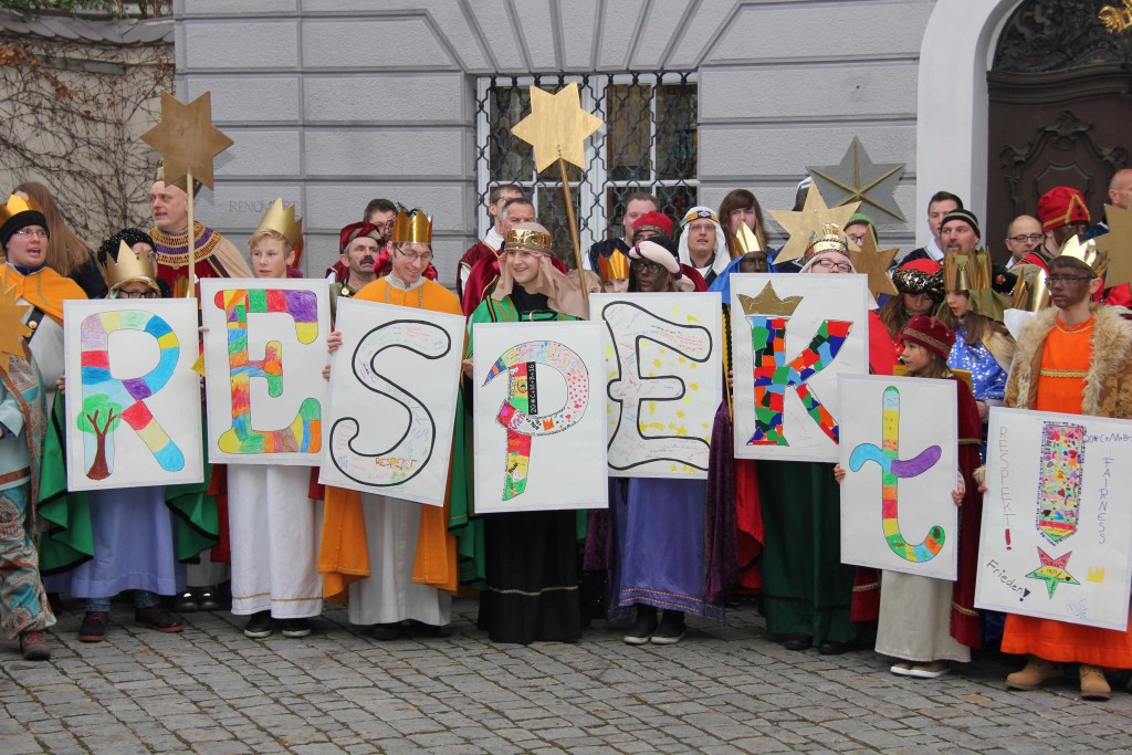 Unter dem Leitspruch „Respekt für dich, für mich, für andere – in Bolivien und weltweit!“ steht bundesweit die diesjährige Aktion des Dreikönigssingen. Foto: Michael Birk/Pressestelle Stadt Memmingen